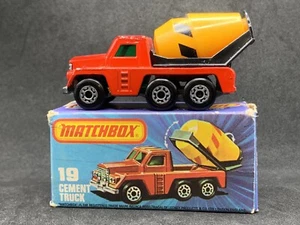 Matchbox Superfast MB19-C2: Cement Truck with Type K Box - Picture 1 of 7