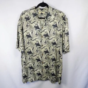 Tommy Bahama Blue/Cream 100% Silk Short Sleeve Coconut Button Down Size Medium - Picture 1 of 10
