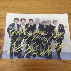 Foto de grupo firmada autografiada por Jung Kook V JIN JIMIN RM SUGA J-Hope 5*7 H - Imagen 1 de 1