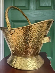 Vintage Hammered Brass Fireplace Bucket Coal Scuttle - Picture 1 of 12