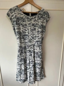 Weird Fish sleeveless print summer dress - Picture 1 of 6