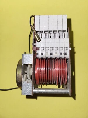 Б/У таймер реверса 220 В для стиральной машины IPSO номер детали 209/00013/00 F8654601 - Изображение 1 из 4