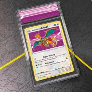 Entrega Especial Charizard Bidoof - SIN TARJETA - Etiqueta + Estuche de exhibición de losa solamente - Imagen 1 de 4