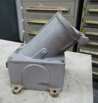 💥RUSSELL & STOLL 60 AMP ANGLE JUNCTION BOX 4 WIRE 480 VAC 250 VAC/DC 3124 -FLAW - Image 1 of 4