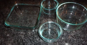 BLUE TINTED PYREX - SET OF FOUR SERVING GLASS DISHES AND BOWLS - Picture 1 of 8
