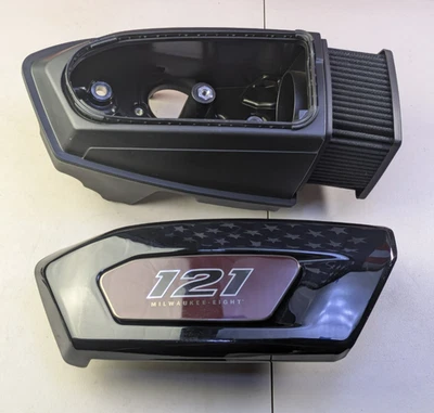 Cubierta de caja de aire Harley-Davidson CVO 121 sin herrajes 61301307 / 29400447 / 29000374 Foto 1 de 4