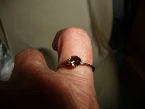 DELIQUET GOLD TONE W TINY PINK STONE SZ 8 1/2 RING #9/6 - Picture 1 of 10