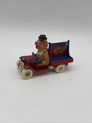 corgi-yoggi die cast-muppet show-henson,1979-made in britain-red-3 1/2 inches - Image 1 of 4