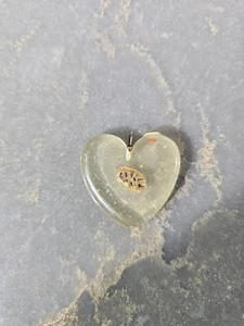 Colgante Corazón Phi Kappa Sigma Fraternidad De Colección RARO Plástico y Tono Dorado LEER - Imagen 1 de 4