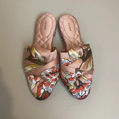 Chinelo feminino Birdies Songbird pêssego floral mulas cetim seda tamanho 7. - Imagem 1 de 4