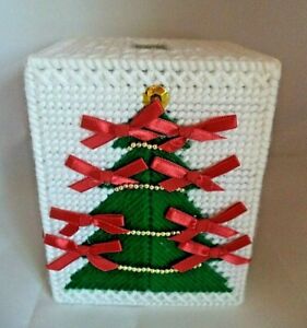 Vintage Handmade Christmas tree Tissue Box Cover Needlepoint Yarn On Plastic