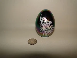 DODI PURPLE & WHITE IRIDESCENT PAPERWEIGHT EGG SHAPED - Taiwan - 3" Tall - Picture 1 of 4