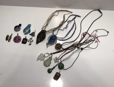 Lote de 17 colgantes de vidrio artístico soplado a mano y piedras preciosas naturales Foto 1 de 4