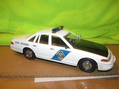 Alaska HIGHWAY PATROL STATE TROOPER FORD CROWN VICTORIA code 3 LOOSE   - Image 1 of 3
