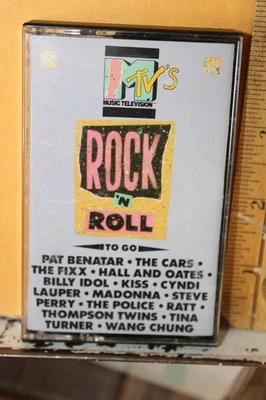 1985 MTV Rock 'N Roll Cassette Tape Pat Benatar Cars Fixx Kiss Madonna Ratt Foto 1 de 3