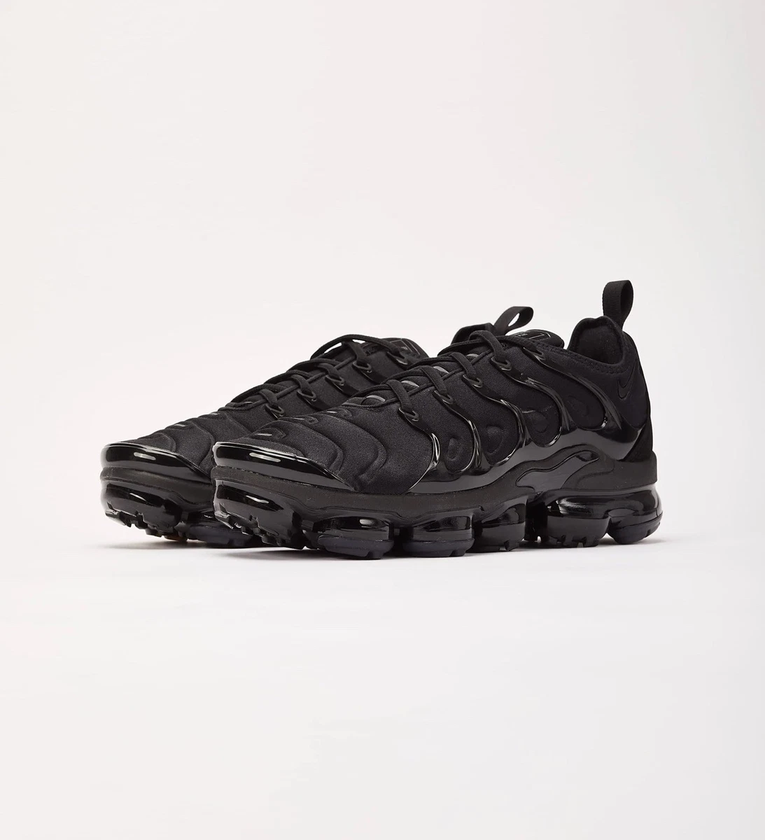 Nike Air Vapormax Plus Athletic Shoes for Men for Sale