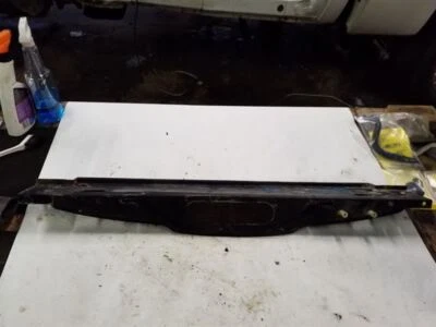 Soporte de núcleo superior del radiador | Se adapta a Jaguar XJ6 1979-1985 Foto 1 de 4