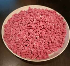 Feeder, feeding Pellets -FRUIT & Berry and Peanut & Mealworm -700g and 1.4kg - Picture 1 of 6