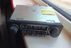 Harvard Classic Car Push Button Radio MW LW Dual Ground + or - hong kong - Picture 1 of 9