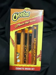 Juego de 4 cepillos cosméticos Flamin' Hot Crunchy Cheetos - Imagen 1 de 2