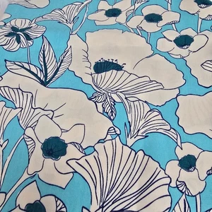 HGTV Home Floral Handarbeit Stoff 74x57 cm blau creme Blumenmuster Poppy Power - Bild 1 von 2