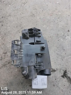 CAJA FILTRO AIRE 2710901601 2012-2015 MERCEDES-BENZ C250 Foto 1 de 4