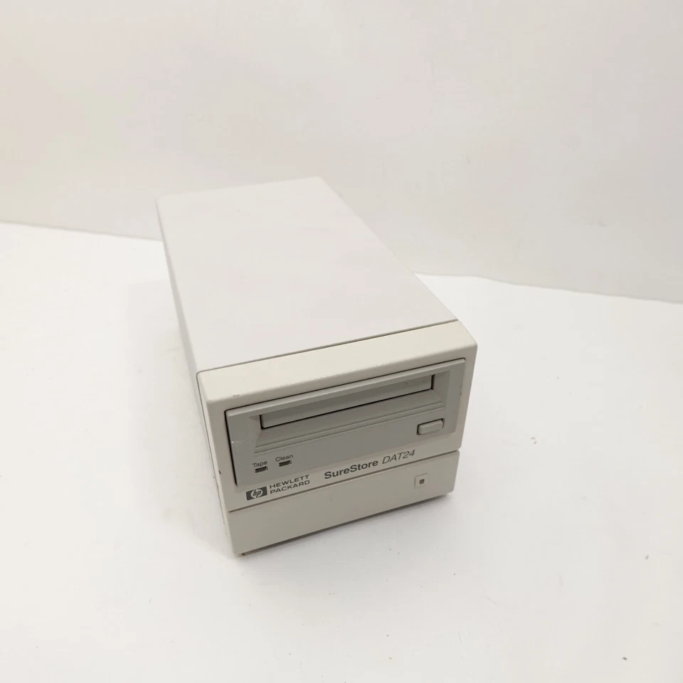 HP C1556C SURESTORE DAT24 EXTERNAL SCSI TAPE DRIVE C1556-60003 DDS3 342503-001 - Image 1 of 4