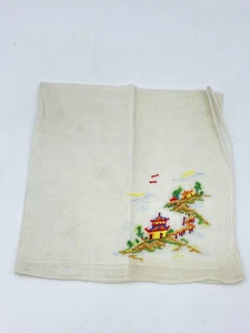 Arquitectura de edificios campiños asiáticos bordados vintage Hankie - Imagen 1 de 3