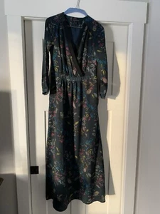 Robe maxi fausse enveloppe bleue à fleurs botaniques Banana Republic taille 2 - Photo 1/3