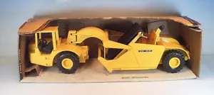 Ertl Toys 1/16 John Deere Scraper / movimento terra IMBALLO ORIGINALE #2697 - Foto 1 di 7