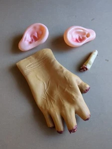 Halloween gefälschte Körperteile Vintage gruselige Requisite abgetrennte Pilze Hand Ohren gemischtes Set - Bild 1 von 7