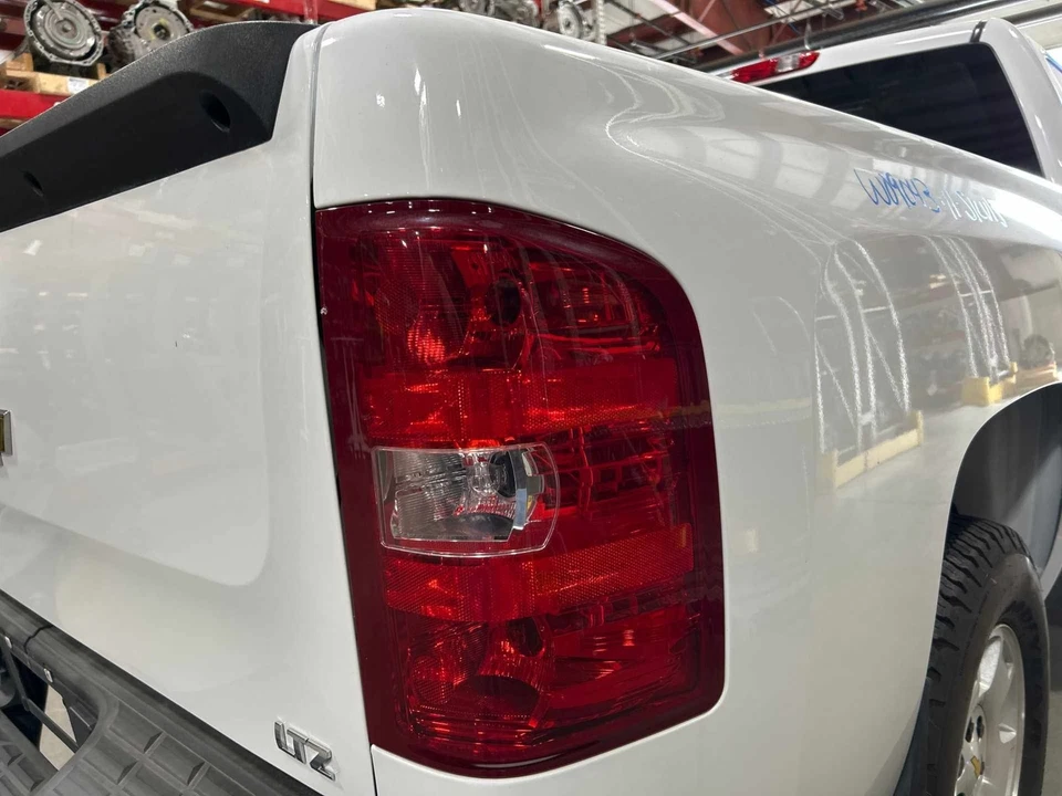 Chevy Silverado 1500 2011 luz trasera pasajero lado derecho derecho OEM 25958483 Foto 1 de 1