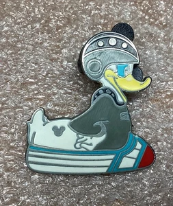 Disney Hidden Mickey 2007 Serie 2 - Space Mountain Donald Duck Pin - Bild 1 von 2