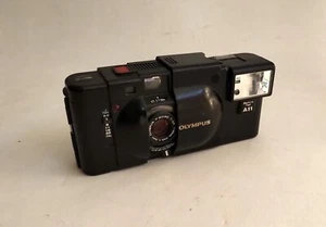 OLYMPUS XA 35MM RANGEFINDER FILM CAMERA & A11 FLASH fully working with case - Picture 1 of 9