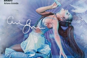 ARIANA GRANDE - Autogrammkarte - Signed Autograph Autogramm Clippings Sammlung - Bild 1 von 1