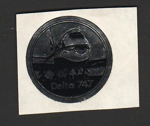 Etiqueta de papel de aluminio pelado y palo de 1 1/4" vintage Delta 747 - Imagen 1 de 1