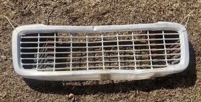 Vintage International Harvester Truck Travelall Eggcrate Grille Grill 1959 1960 — 第 1/4 张图片