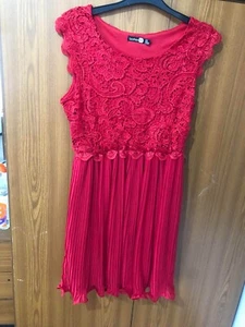 i want to sell brand new party dress. it is flared in bright red colour. - Picture 1 of 6