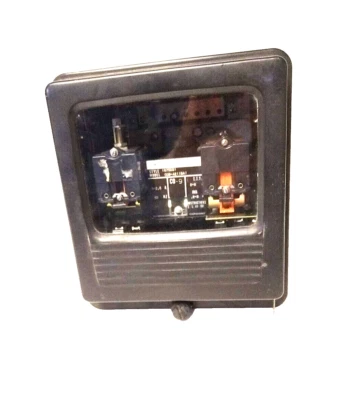 Relé de sobrecorriente Westinghouse C09A211BA1 Foto 1 de 4