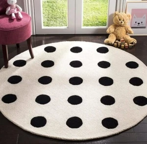 Beautiful Round Shaped Rug In Football Look⚽ - Picture 1 of 3