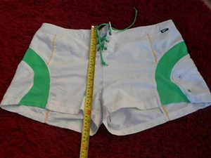 MENS NIKE SPHERE DRY SHORTS  , SZ XL , IN GOOD CONDITION - WHITE & GREEN - Picture 1 of 3