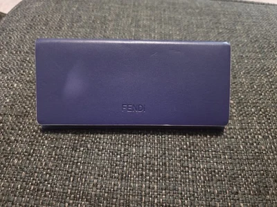 Fendi Gafas de sol Anteojos Estuche de cuero duro medio con tela y libro Foto 1 de 2