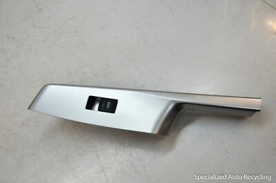 Interruptor de ventana trasera izquierda Toyota Prius V 2012 74272-47070 OEM Foto 1 de 4