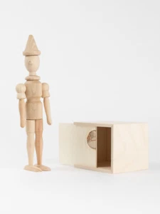 PINOCCHIO BURATTINO DI LEGNO GREZZO DA ASSEMBLARE CON SCATOLA 24cm – Art.4 GR.-2 - Foto 1 di 1
