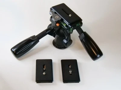 Vanguard PH32 pan & tilt head c/w 3 QR plates - Image 1 of 4