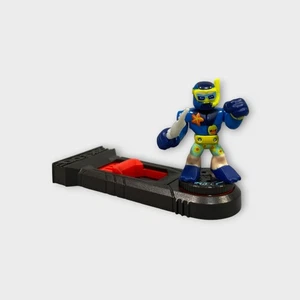 Figura de acción Akedo Blue Wildtide 2,5 pulgadas con juguete lanzador - Imagen 1 de 10