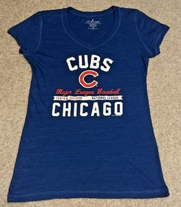 T-shirt donna Chicago Cubs scollo a V taglia S MLB Central Division National League - Foto 1 di 8