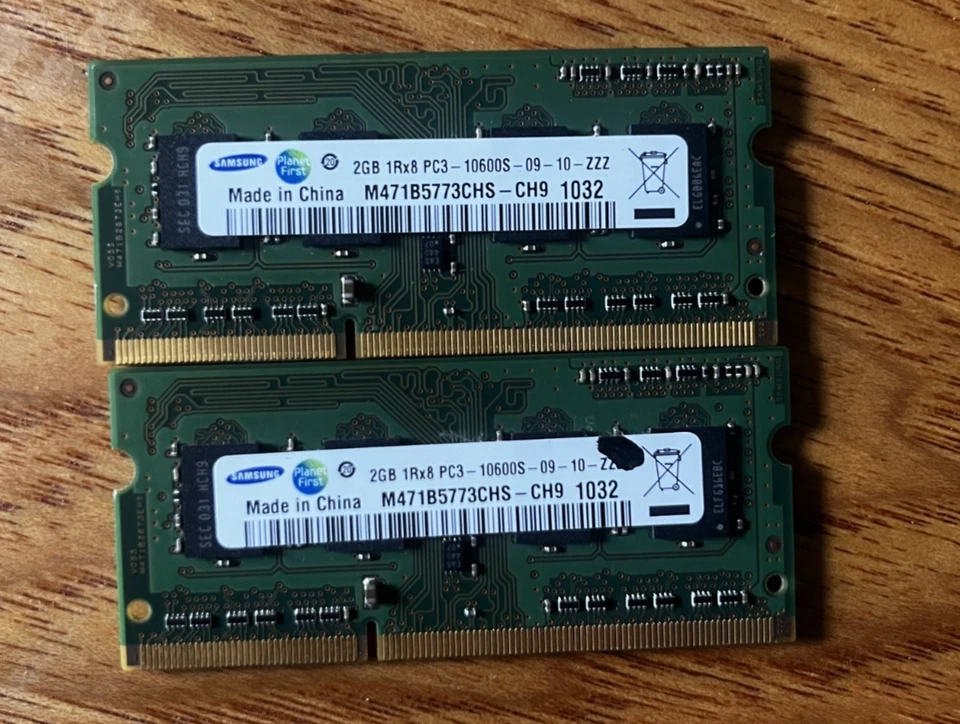 Samsung 4GB (2x2GB) PC3-10600S DDR3 1333MHz 204pin SoDimm Memory M471B5773CHS - Image 1 of 1