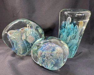 3 Seide Blue Iridescent Oceanscapes Handblown Glass Paperweights Milropa 1976 - Picture 1 of 20
