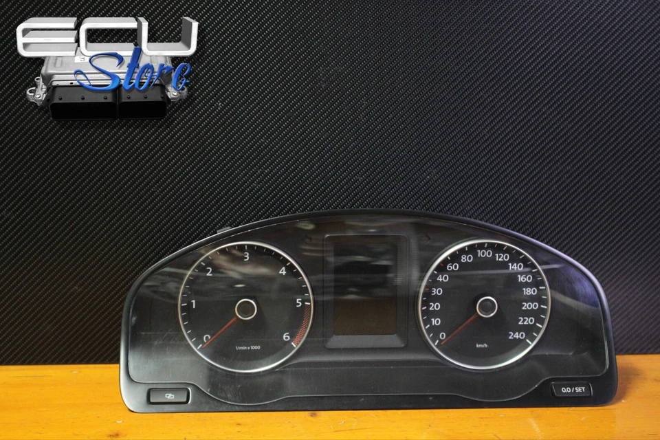 Velocímetro / cuadro de instrumentos 7E0920860C - VW Transporter 2011 diésel Foto 1 de 3